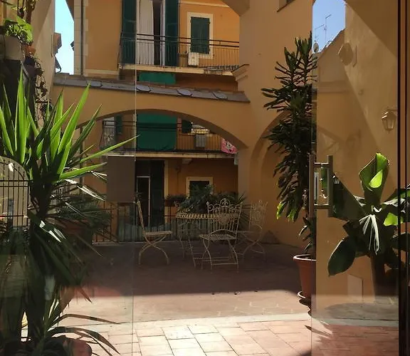 Al Castello Residenza D'Epoca بيت ضيافة بيترا ليغوري