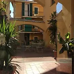 Al Castello Residenza D'epoca בית הארחה פייטרה ליגורה